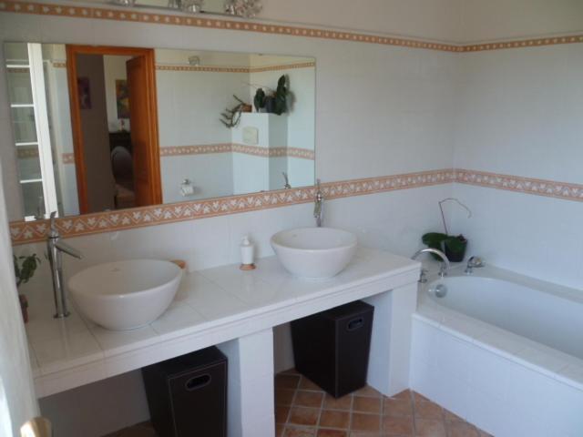 Chambre D'Hotes "La Bastide Des Eucalyptus" Antibes Room photo