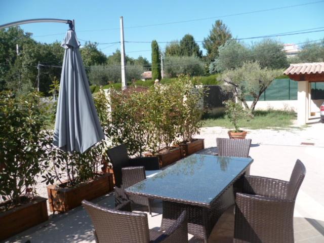 Chambre D'Hotes "La Bastide Des Eucalyptus" Antibes Exterior photo